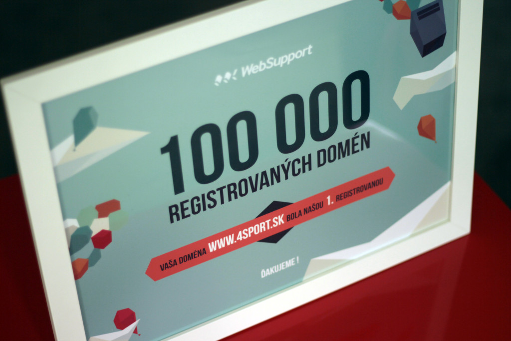 100 000 domen
